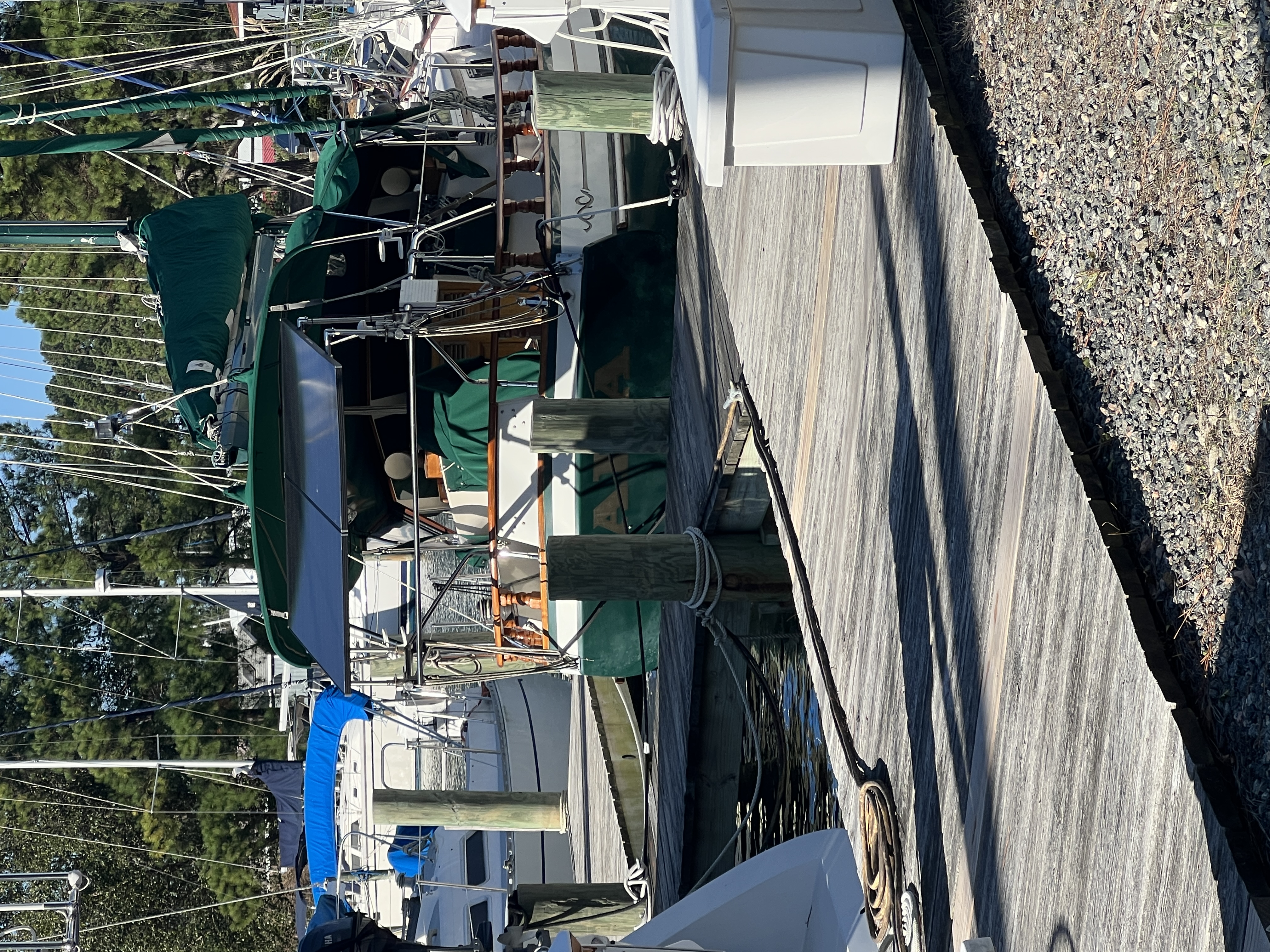 Marine welding for docks and vessels