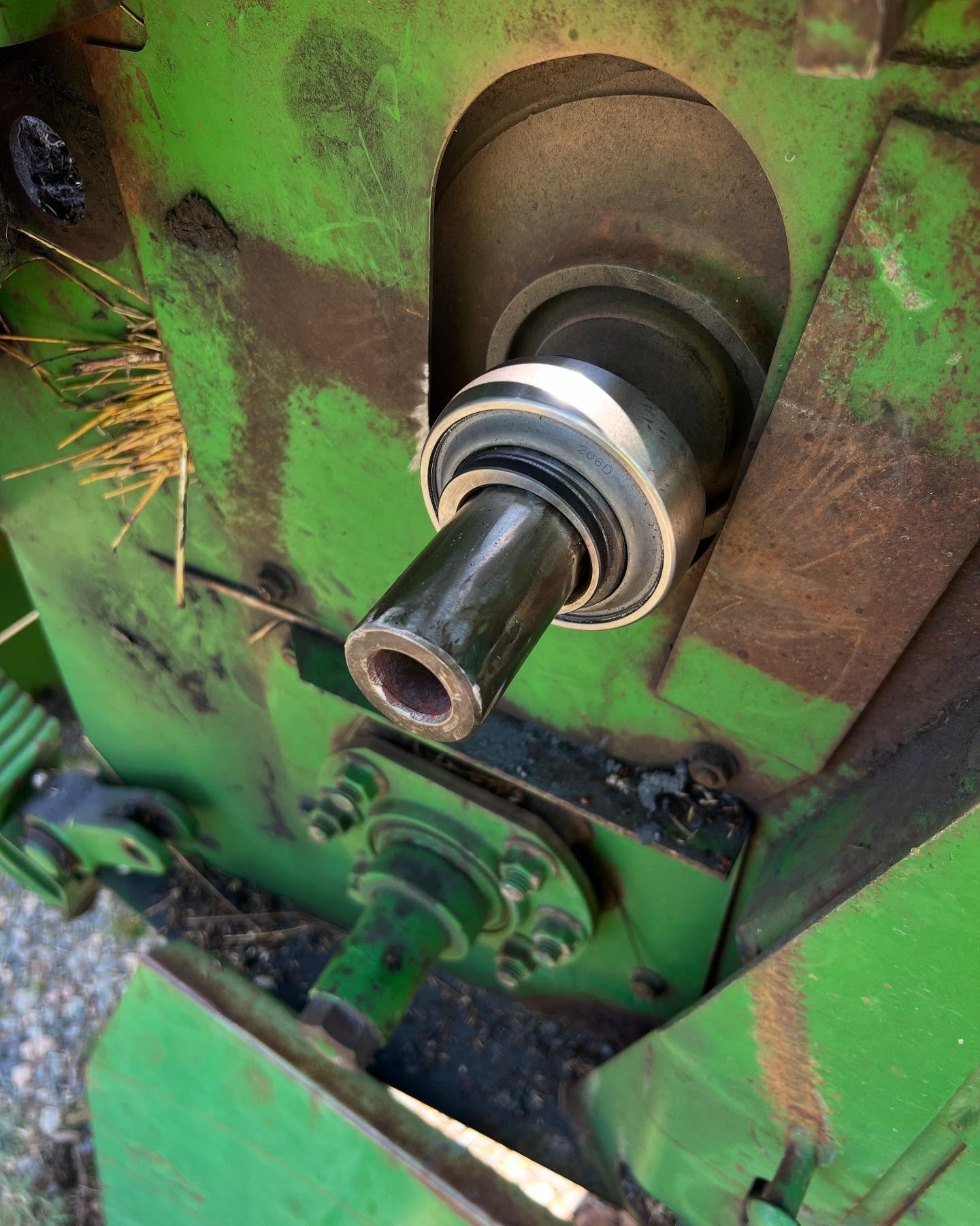 Weld build-up on hay cutter blades and wear surfaces